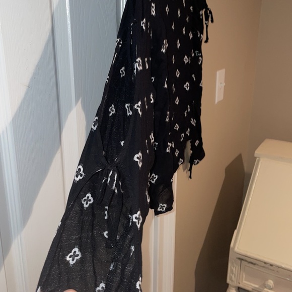 black with white design top , holes down the sleeve - Picture 3 of 3